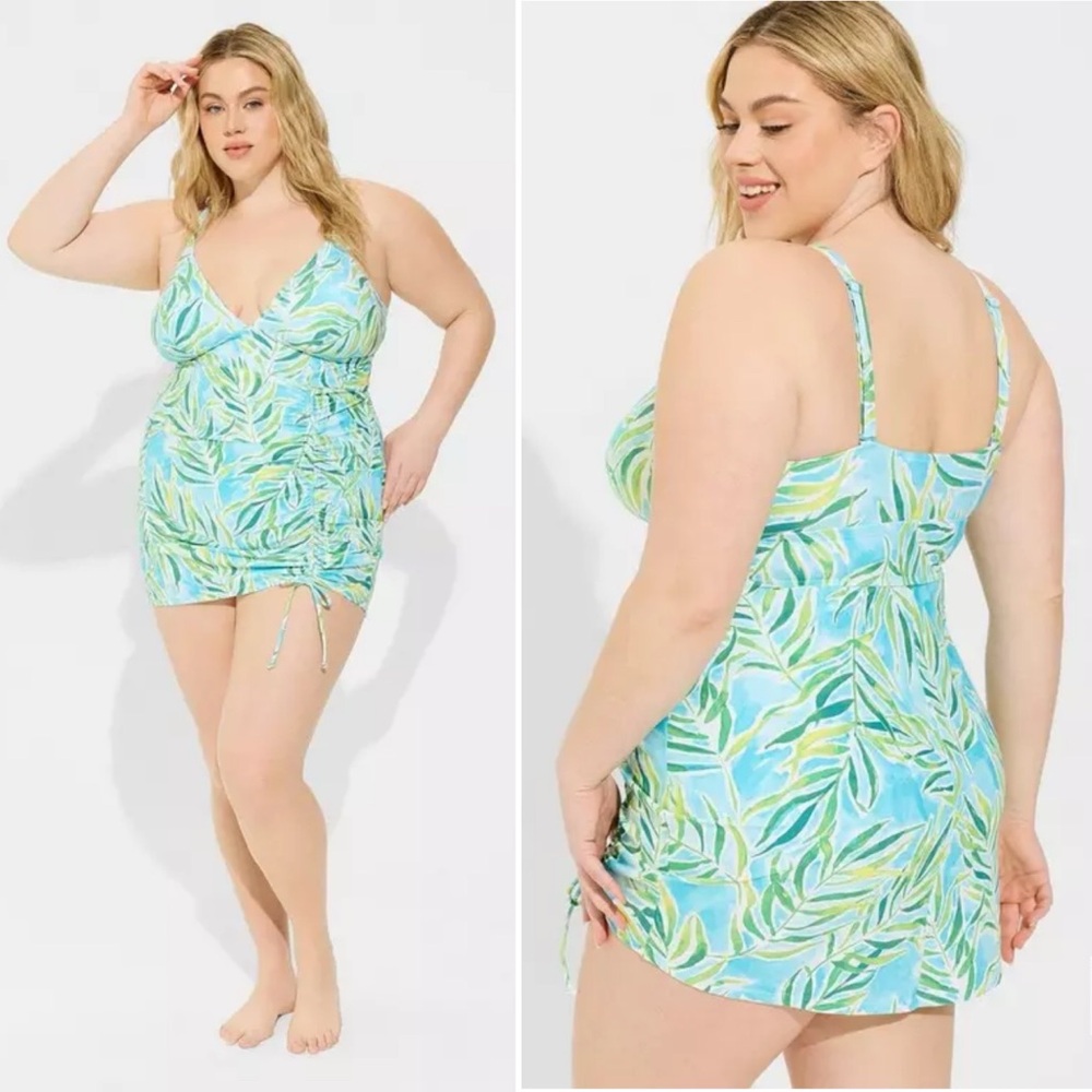 Torrid NEW Swimsuit Dress plus 6X one piece Side Cinch Fitted wireless shelf bra